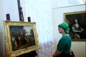 Представитель епархии стал гостем выставок, открытых к 130-летию Радищевского музея