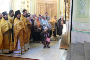 Божественная литургия и молебен у мощей святого равноапостольного князя Владимира в Покровском храме г.Саратова
