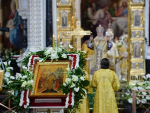 Митрополит Лонгин принял участие в Патриаршем богослужении в день празднования 70-летнего юбилея Его Святейшества
