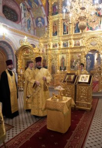 Всенощное бдение в Свято-Троицком кафедральном соборе города Саратова