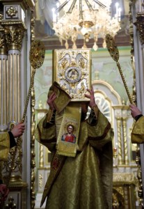Всенощное бдение в храме в честь Покрова Пресвятой Богородицы г. Саратова