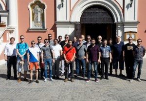 Вокалисты сводного русско-американского мужского хора побывали на обзорной экскурсии по Саратову