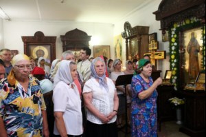 Божественная литургия в храме во имя святителя Тихона, епископа Воронежского, Задонского чудотворца г. Саратова