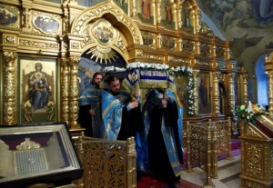 Всенощное бдение с чином Погребения Божией Матери в Свято-Троицком кафедральном соборе г. Саратова
