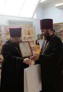 Представитель епархии принял участие в открытии выставки «Чтобы знали и помнили!» в Энгельсском краеведческом музее