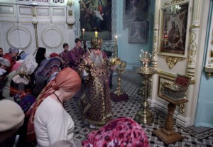 Всенощное бдение c Чином Воздвижения Креста в храме в честь Сошествия Святого Духа города Саратова