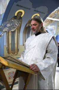 Митрополит Лонгин совершил Крещальную Литургию