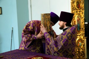 Божественная литургия в храме в честь Покрова Пресвятой Богородицы г.Петровска