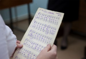 В Хвалынске открылась выставка, посвященная 70-летию возобновления приходской жизни