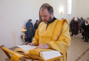 Совершена первая Литургия в новом храме на Увекском кладбище г.Саратова