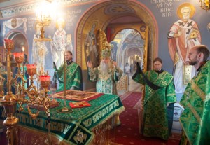 Божественная литургия в Свято-Троицком кафедральном соборе г. Саратова
