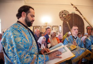 Божественная литургия в храме в честь Владимирской иконы Божией Матери с. Багаевка Саратовского района