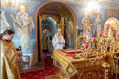 Божественная литургия в Свято-Троицком кафедральном соборе г. Саратова