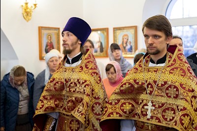 Божественная литургия в храме во имя святых бессребреников и чудотворцев Космы и Дамиана г. Саратова