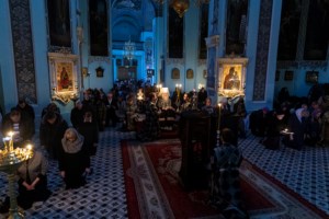 Великое повечерие с чтением канона преподобного Андрея Критского в храме Сошествия Святого Духа г. Саратова