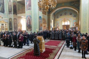 Великое повечерие с чтением канона преподобного Андрея Критского в храме Покрова Пресвятой Богородицы г. Саратова