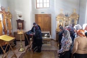 Литургия Преждеосвященных Даров, малое повечерие и утреня Великого Четвертка на Архиерейском подворье — в храме во имя святых равноапостольных Мефодия и Кирилла при СГУ
