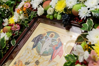 Божественная литургия в храме святителя Тихона Задонского г. Саратова