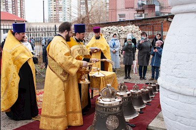 В Благовещенском храме Саратова освятили колокола