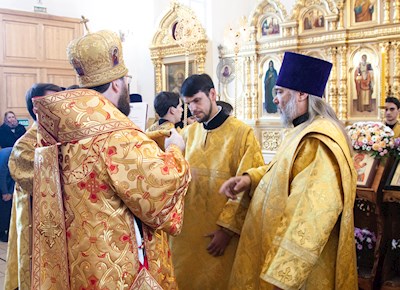 Митрополит Игнатий совершил Божественную литургию в храме Казанской иконы Божией Матери г. Саратова