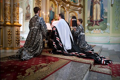 Митрополит Игнатий совершил вечернее богослужение с чином прощения в Покровском соборе г. Саратова