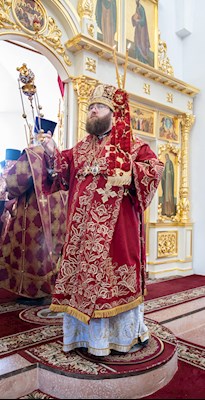 Митрополит Игнатий совершил Божественную литургию в храме Святых Царственных страстотерпцев поселка Дубки