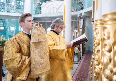 Митрополит Игнатий совершил Божественную литургию в храме Всех святых, в земле Русской просиявших, г. Саратова