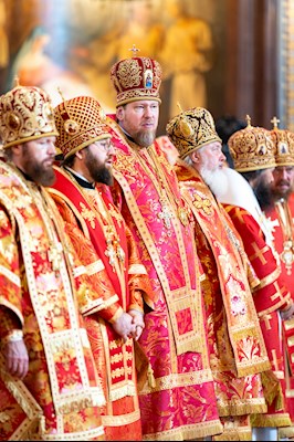Митрополит Игнатий принял участие в Божественной литургии в Храме Христа Спасителя