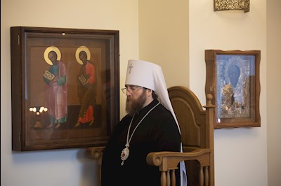 Совершена панихида по саратовским святителям
