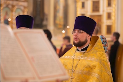 Митрополит Игнатий совершил Божественную литургию и молебен на новый год в Покровском соборе г. Саратова