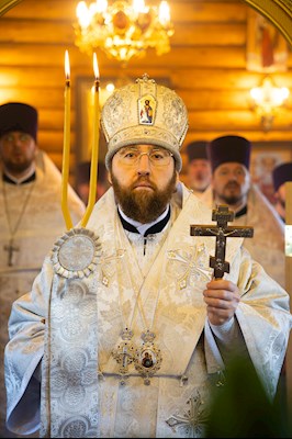 Митрополит Саратовский и Вольский Игнатий совершил Божественную литургию в храме Преображения Господня п. Соколовый