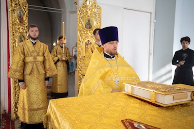 Митрополит Игнатий совершил Божественную литургию в храме Покрова Пресвятой Богородицы г. Петровска