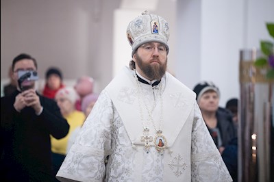 Митрополит Игнатий совершил Божественную литургию и чин Великого освящения воды в храме святителя Тихона, епископа Воронежского, Задонского чудотворца, г. Саратова