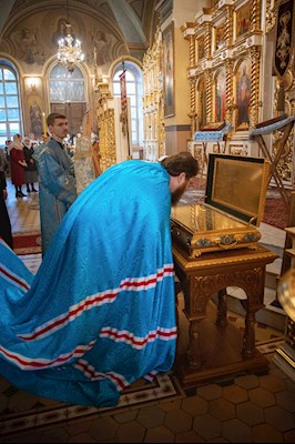 Митрополит Игнатий возглавил соборное архиерейское богослужение в Свято-Троицком кафедральном соборе г. Покровска (Энгельса)