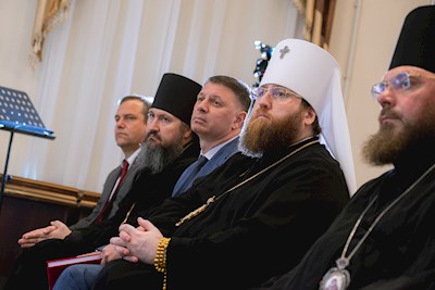 Митрополит Игнатий вручил дипломы выпускникам СПДС