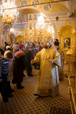 Митрополит Игнатий совершил всенощное бдение в Свято-Троицком кафедральном соборе г. Саратова