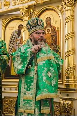 Архиереи Саратовской митрополии совершили Божественную литургию в соборном храме святого благоверного князя Александра Невского г. Ртищево