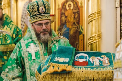 Архиереи Саратовской митрополии совершили Божественную литургию в соборном храме святого благоверного князя Александра Невского г. Ртищево