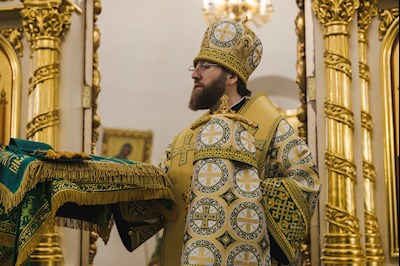Архиереи Саратовской митрополии совершили Божественную литургию в соборном храме святого благоверного князя Александра Невского г. Ртищево