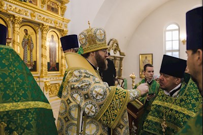 Архиереи Саратовской митрополии совершили Божественную литургию в соборном храме святого благоверного князя Александра Невского г. Ртищево