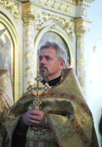 Архиепископ Элистинский и Калмыцкий Юстиниан совершил Божественную литургию в Духосошественском кафедральном соборе города Саратова