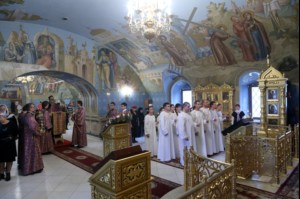 Крещальная литургия в Свято-Троицком соборе Саратова