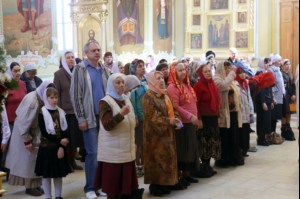 Божественная литургия в храме в честь Покрова Пресвятой Богородицы