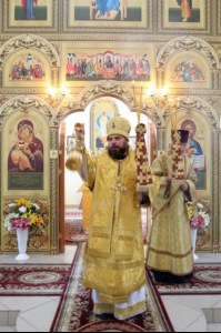 Божественная Литургия в храме святых первоверховных апостолов Петра и Павла г.Красноармейска