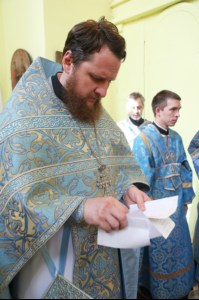 Божественная литургия в храме в честь Казанской иконы Божией Матери г. Петровска