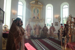 Божественная литургия в Свято-Троицком кафедральном соборе города Вольска