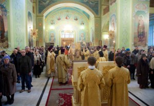 Божественная литургия в храме в честь Покрова Пресвятой Богородицы г. Саратова