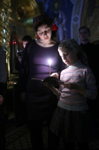 Великое повечерие с чтением канона преподобного Андрея Критского в Свято-Троицком кафедральном соборе г.Саратова