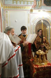 Всенощное бдение в Свято-Троицком кафедральном соборе Саратова