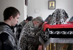 Литургия Преждеосвященных Даров на Архиерейском подворье — храме в честь иконы Божией Матери «Утоли моя печали» г.Саратова